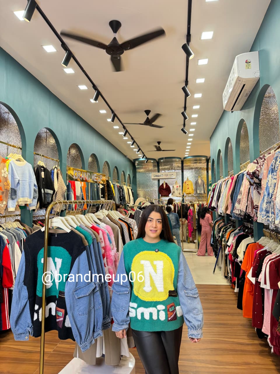 WOOLEN DESIGNER SWEATER (IMP-549)