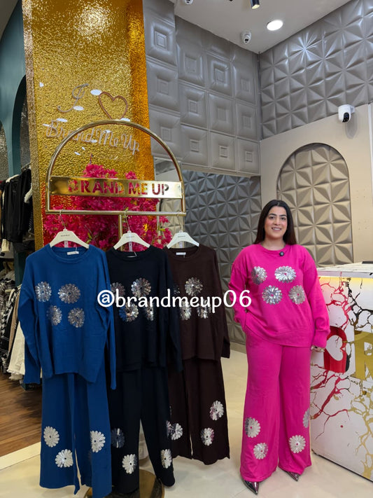 WOOLEN FLOWER SEQUENCE CORD WITH POCKETS (IMP-611)