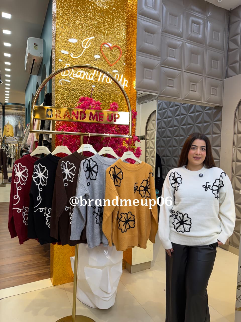 WOOLEN SEQUENCE FLOWER SWEATER (IMP-700)