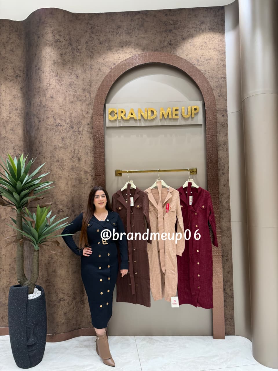 WOOLEN DRESS WITH BELT AND GOLDEN BUTTON (IMP-561)