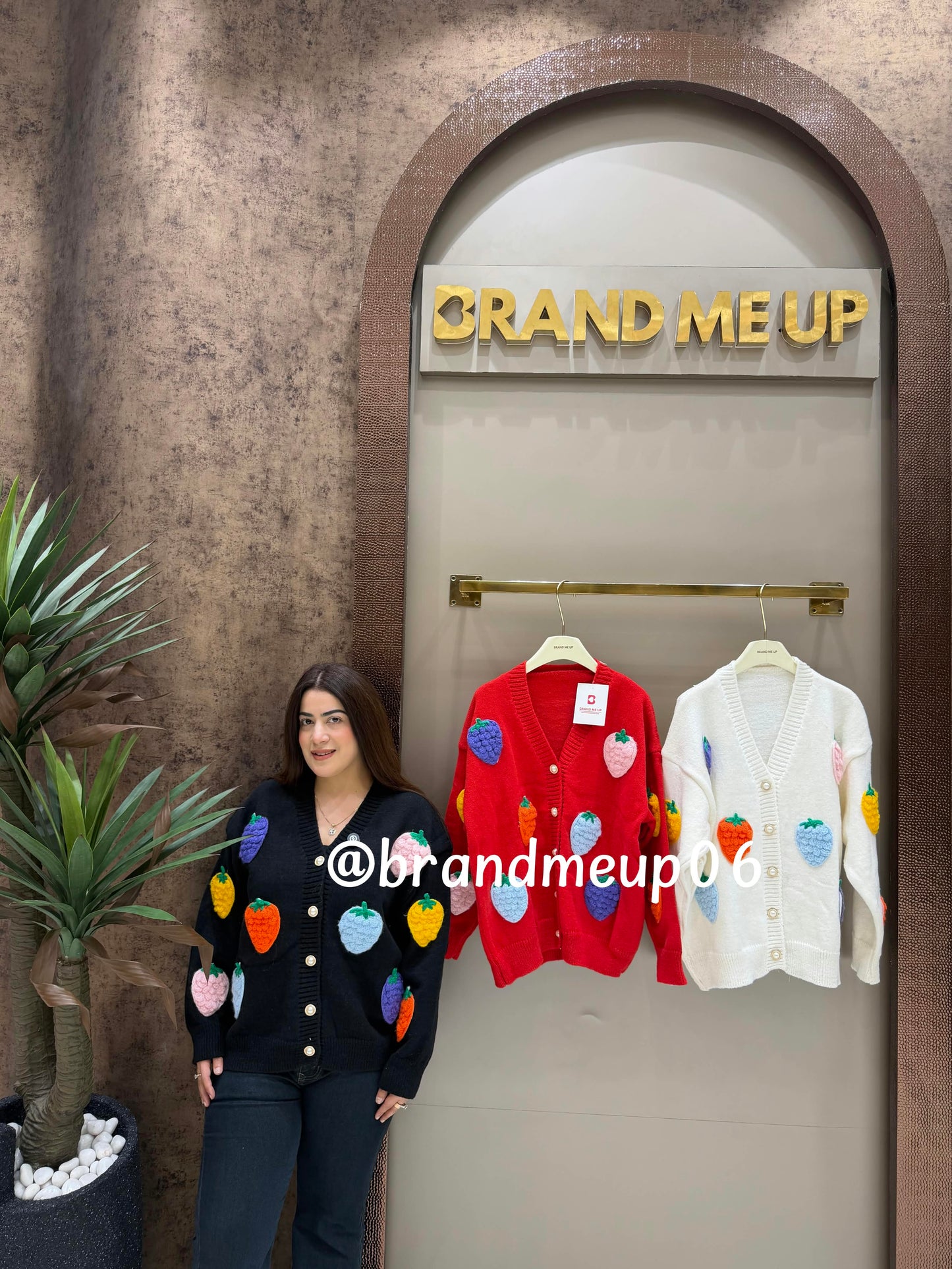 STRAWBERRY CARDIGAN (IMP-694) 5 BUTTONS