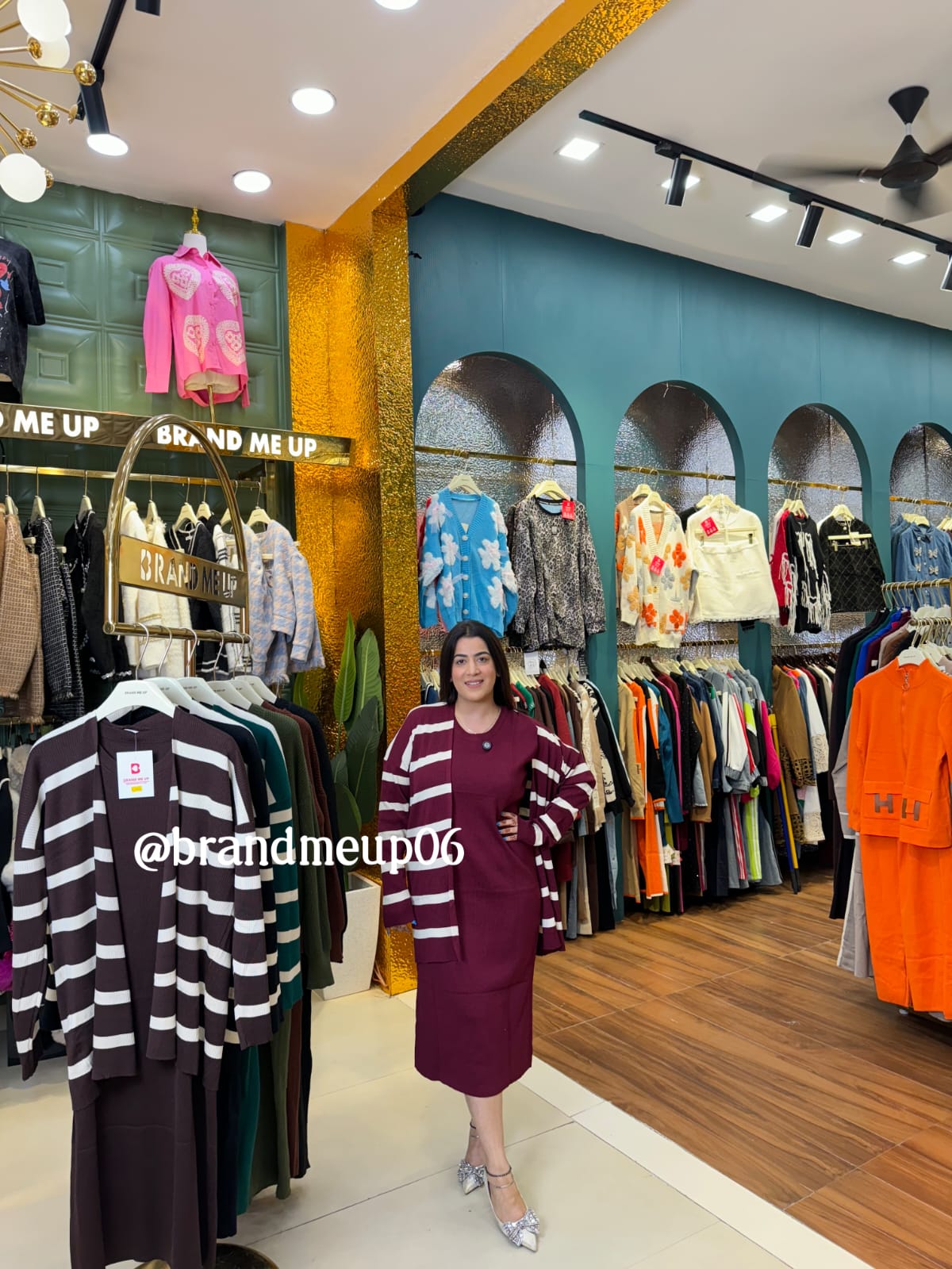 WOOLEN DRESS WHITE STRIPE SHRUG (IMP-520)