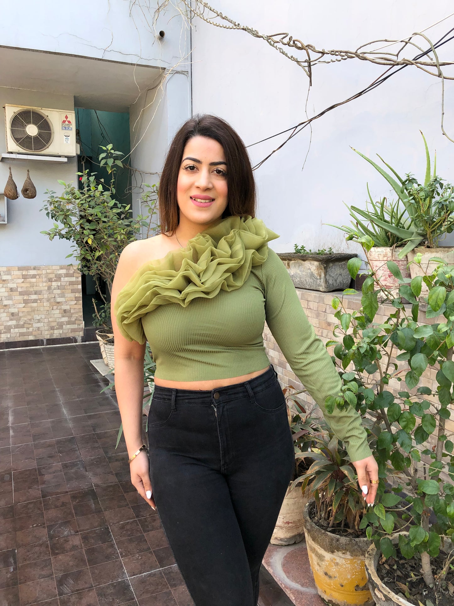 One Side Frill Crop Top