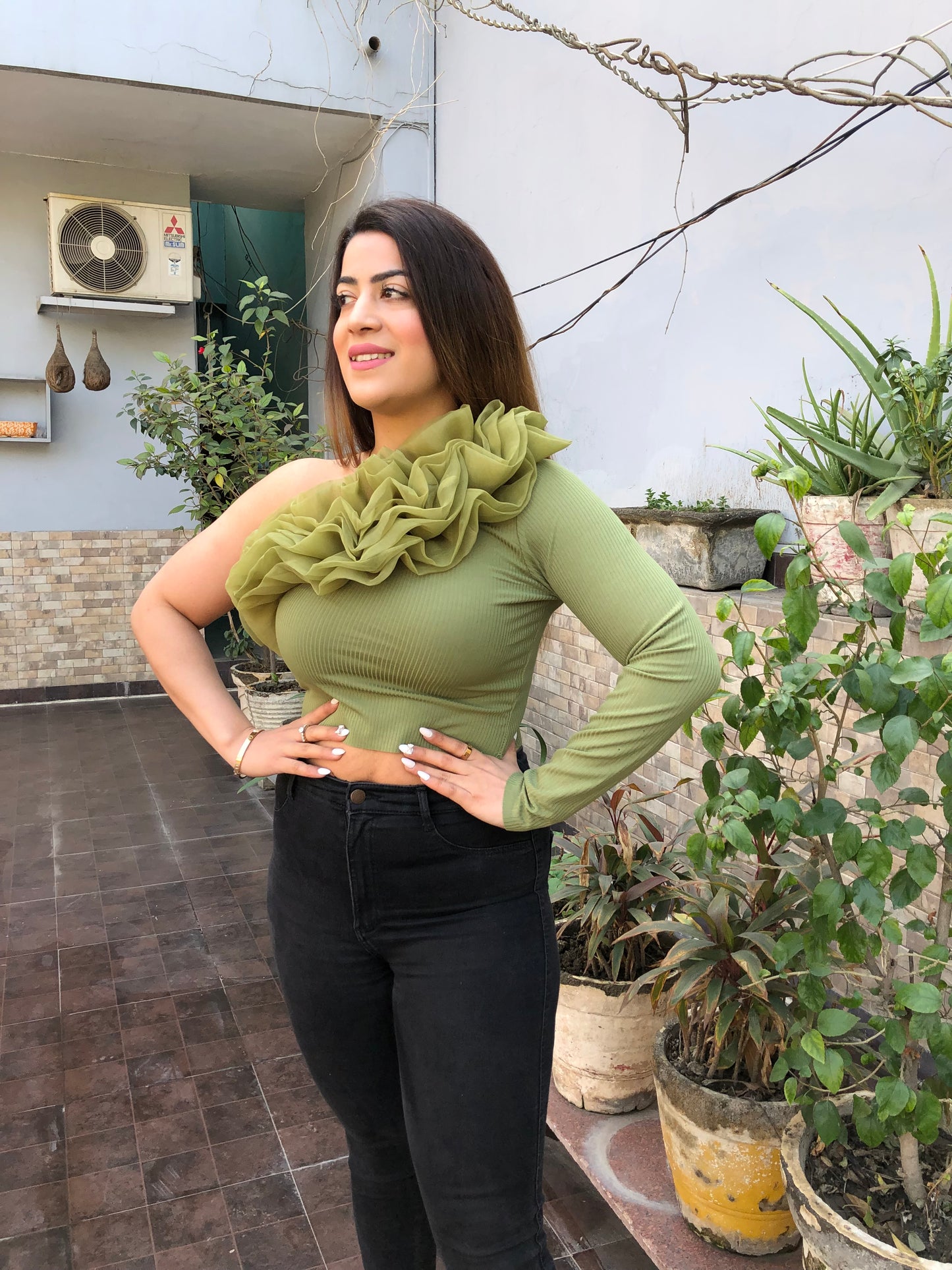 One Side Frill Crop Top