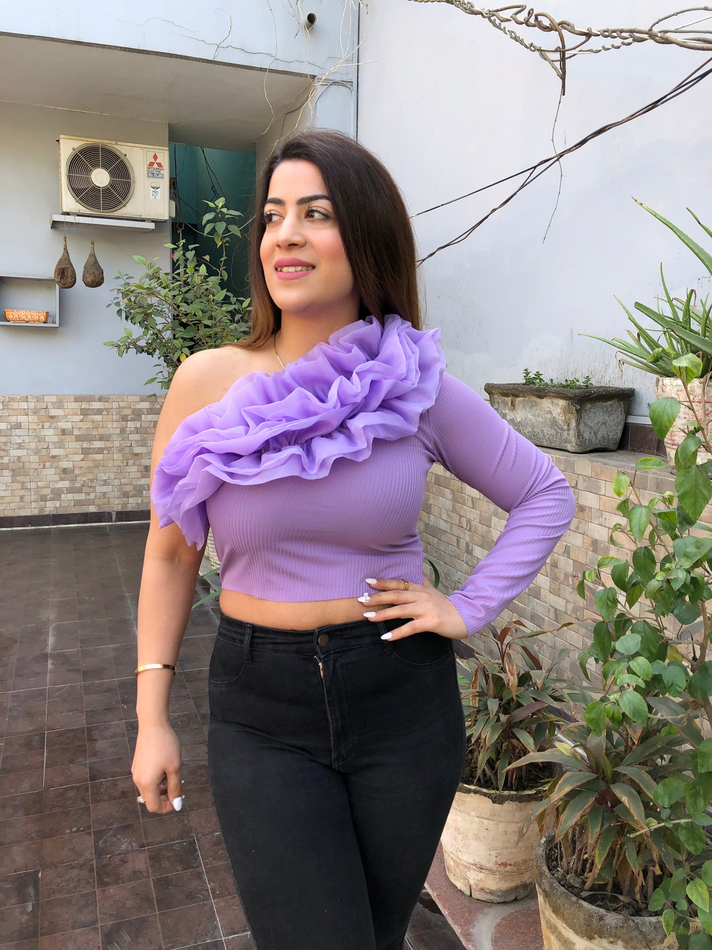 One Side Frill Crop Top