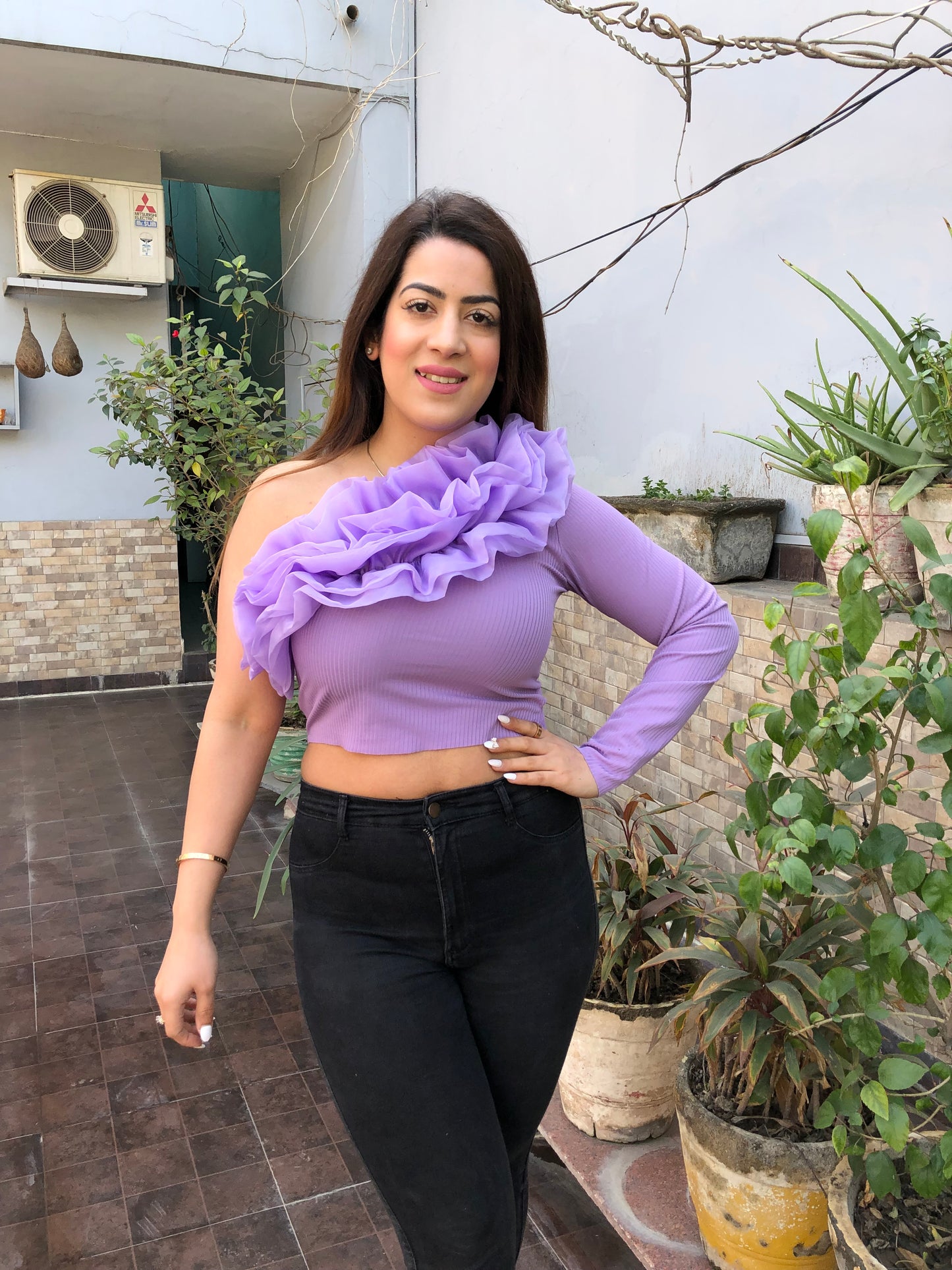 One Side Frill Crop Top