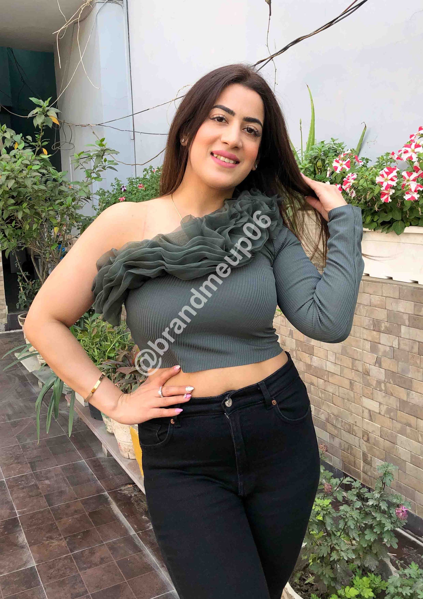 One Side Frill Crop Top