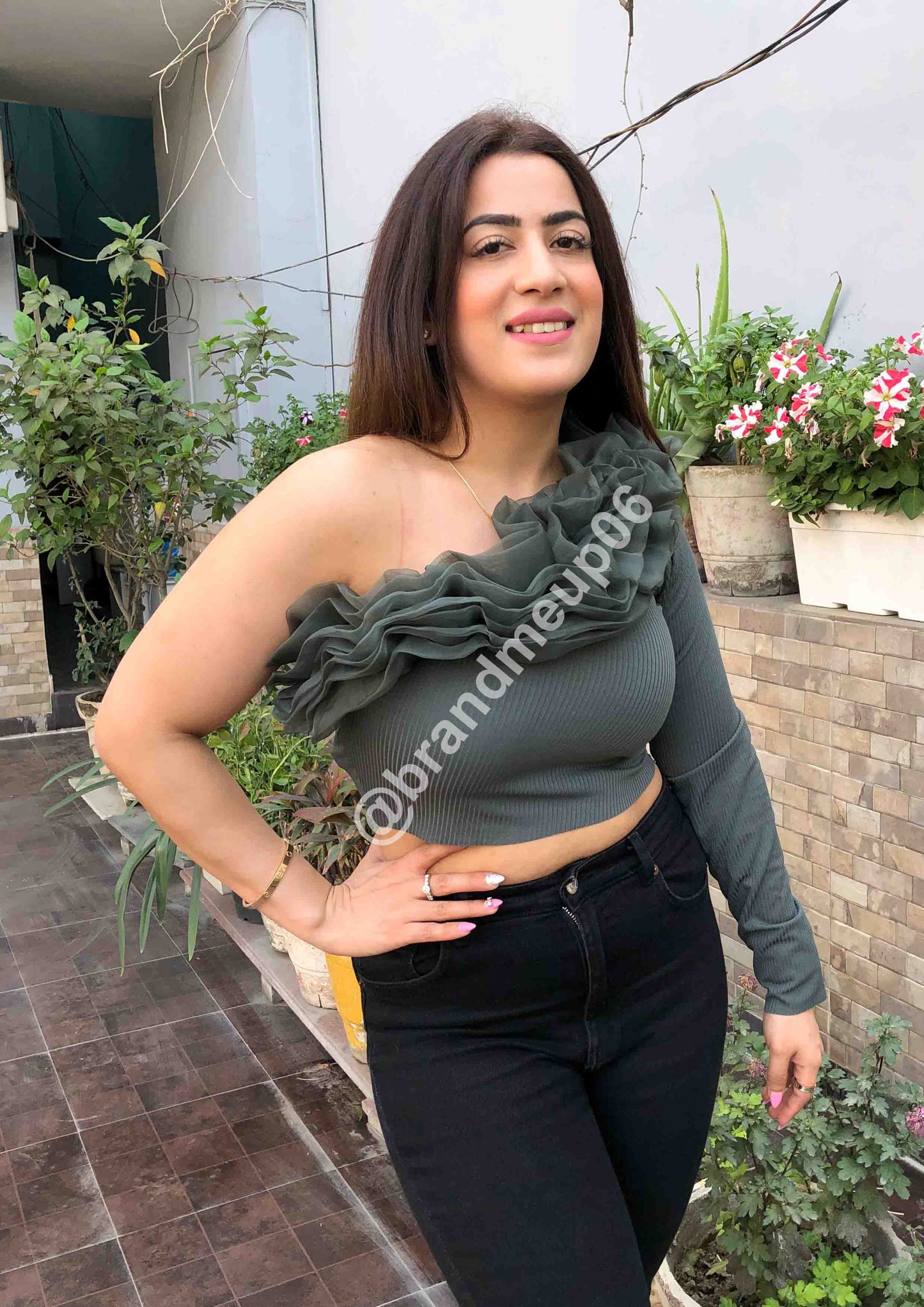 One Side Frill Crop Top