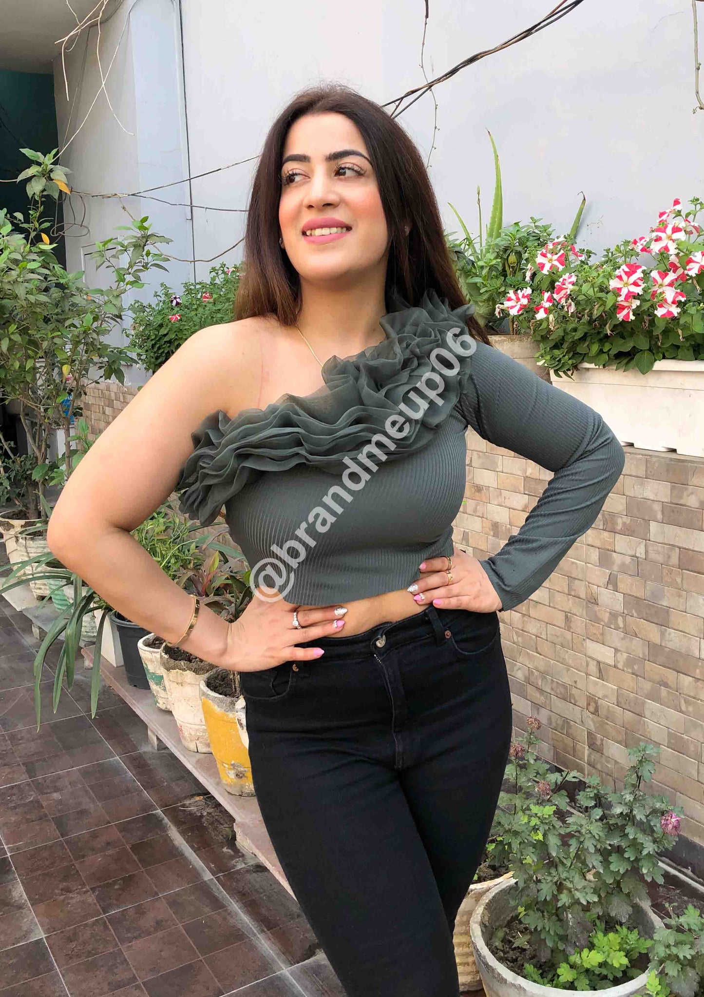 One Side Frill Crop Top