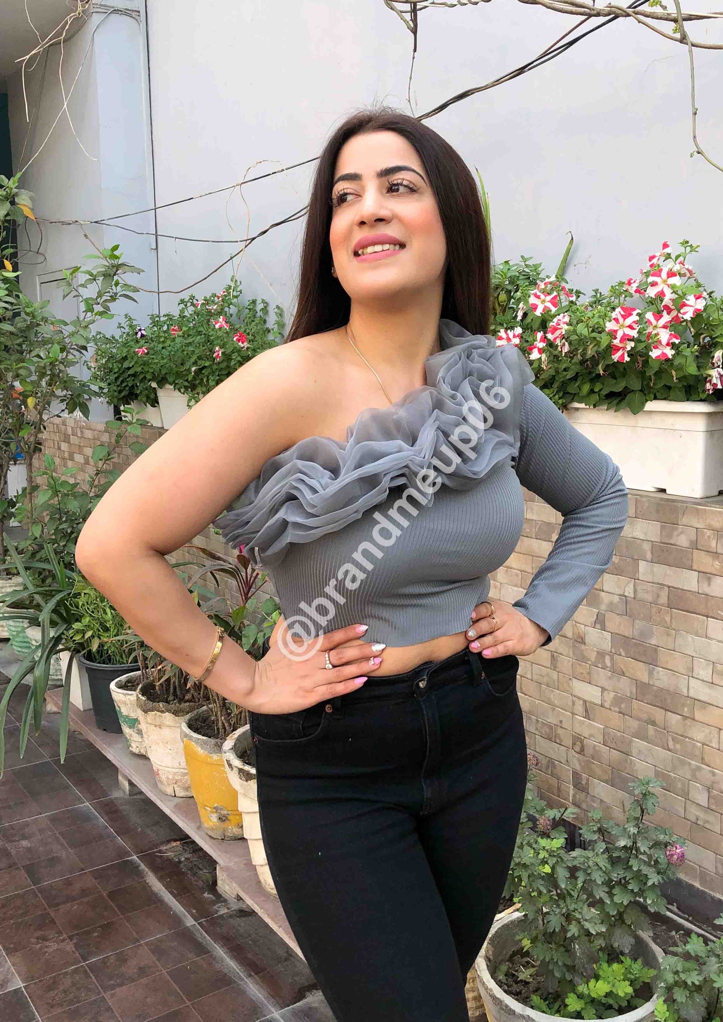 One Side Frill Crop Top