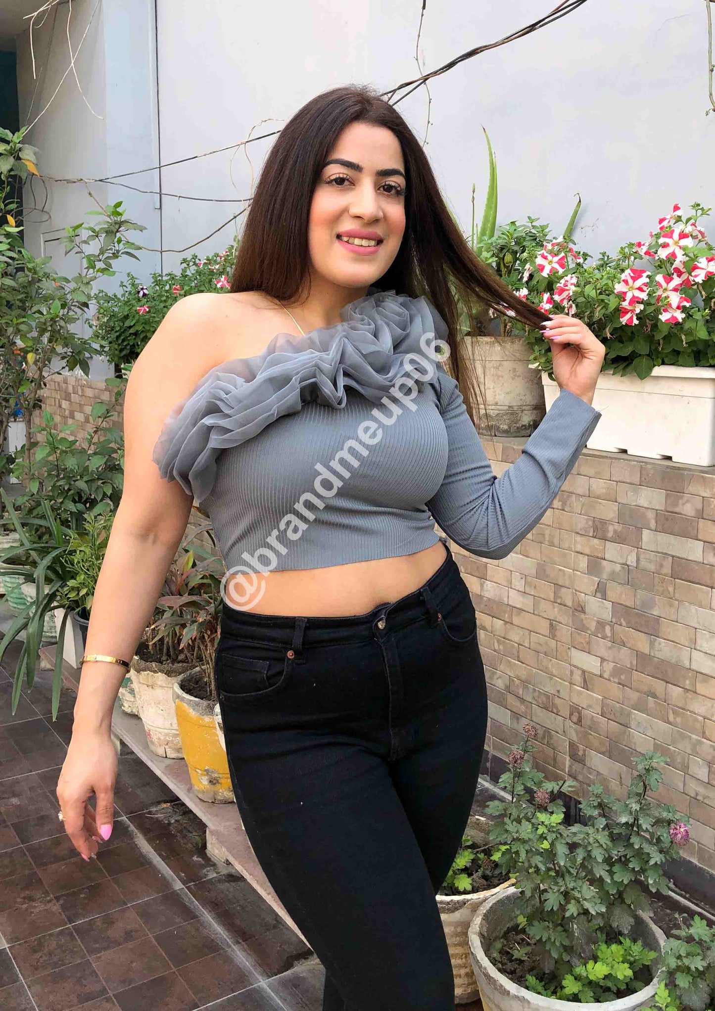 One Side Frill Crop Top