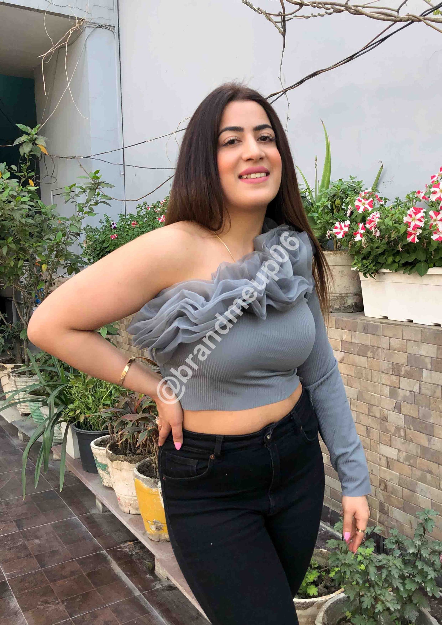 One Side Frill Crop Top