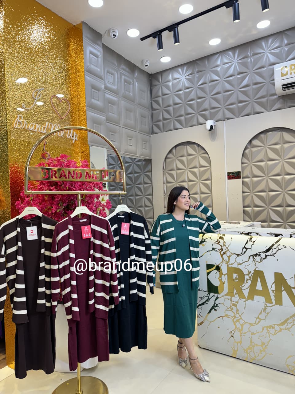 WOOLEN DRESS WHITE STRIPE SHRUG (IMP-520)