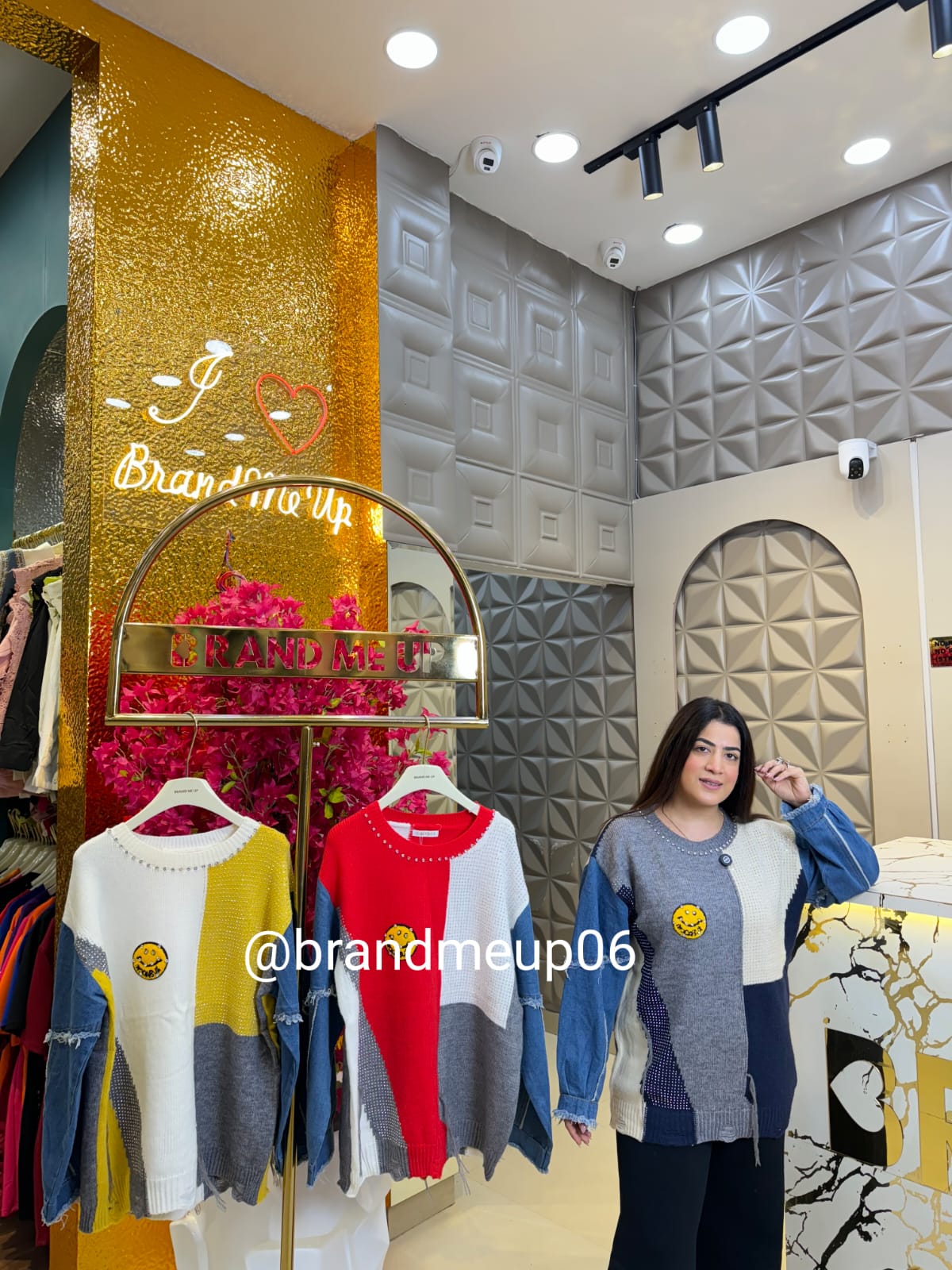 WOOLEN RHINESTONE TOP (IMP-547)