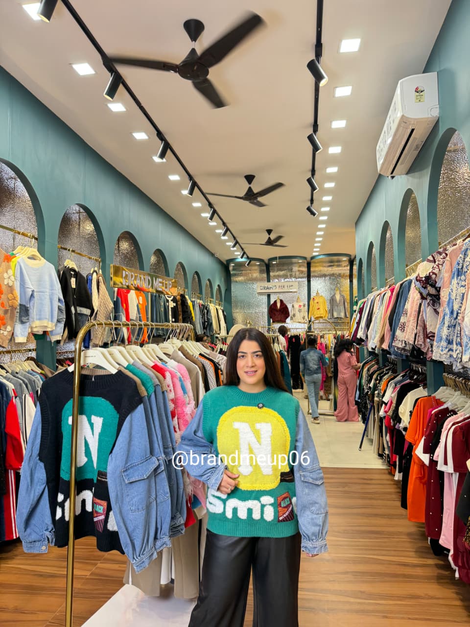 WOOLEN DESIGNER SWEATER (IMP-549)