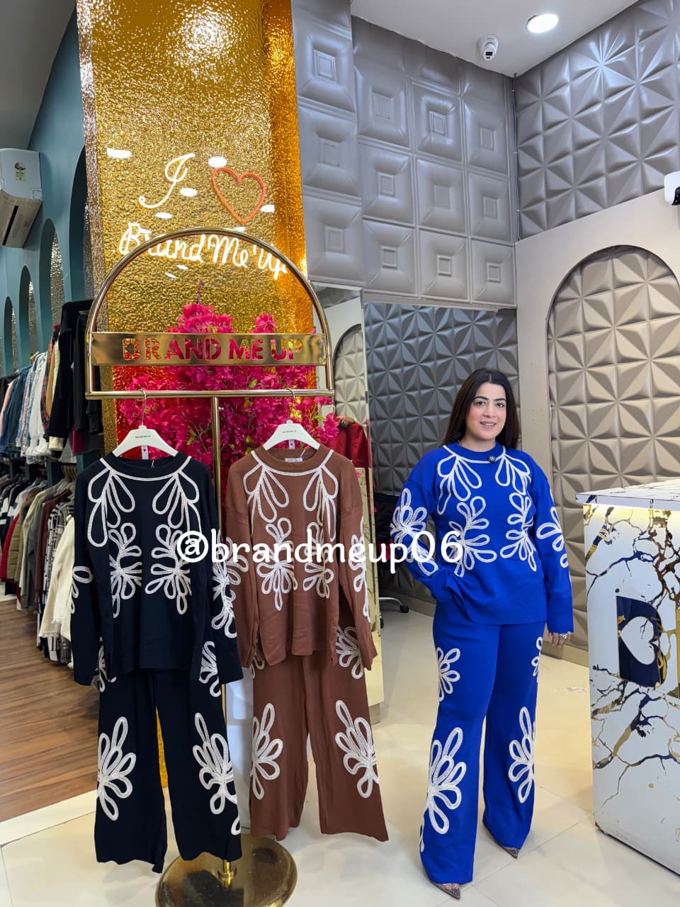 WOOLEN EMBI CORD WITH POCKETS (IMP-605)