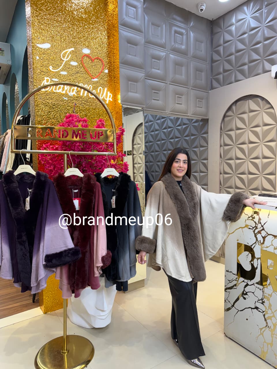 OMBRE PONCHU WITH FUR (IMP-651)