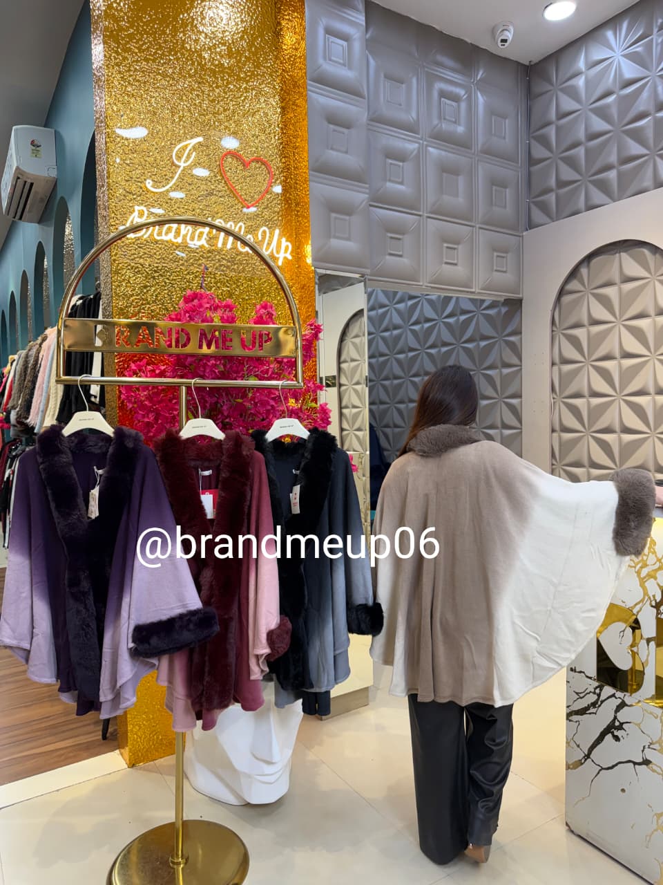 OMBRE PONCHU WITH FUR (IMP-651)