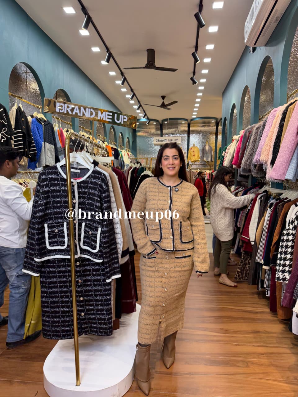 WOOLEN ROSE BUTTON SKIRT SET (IMP-661)