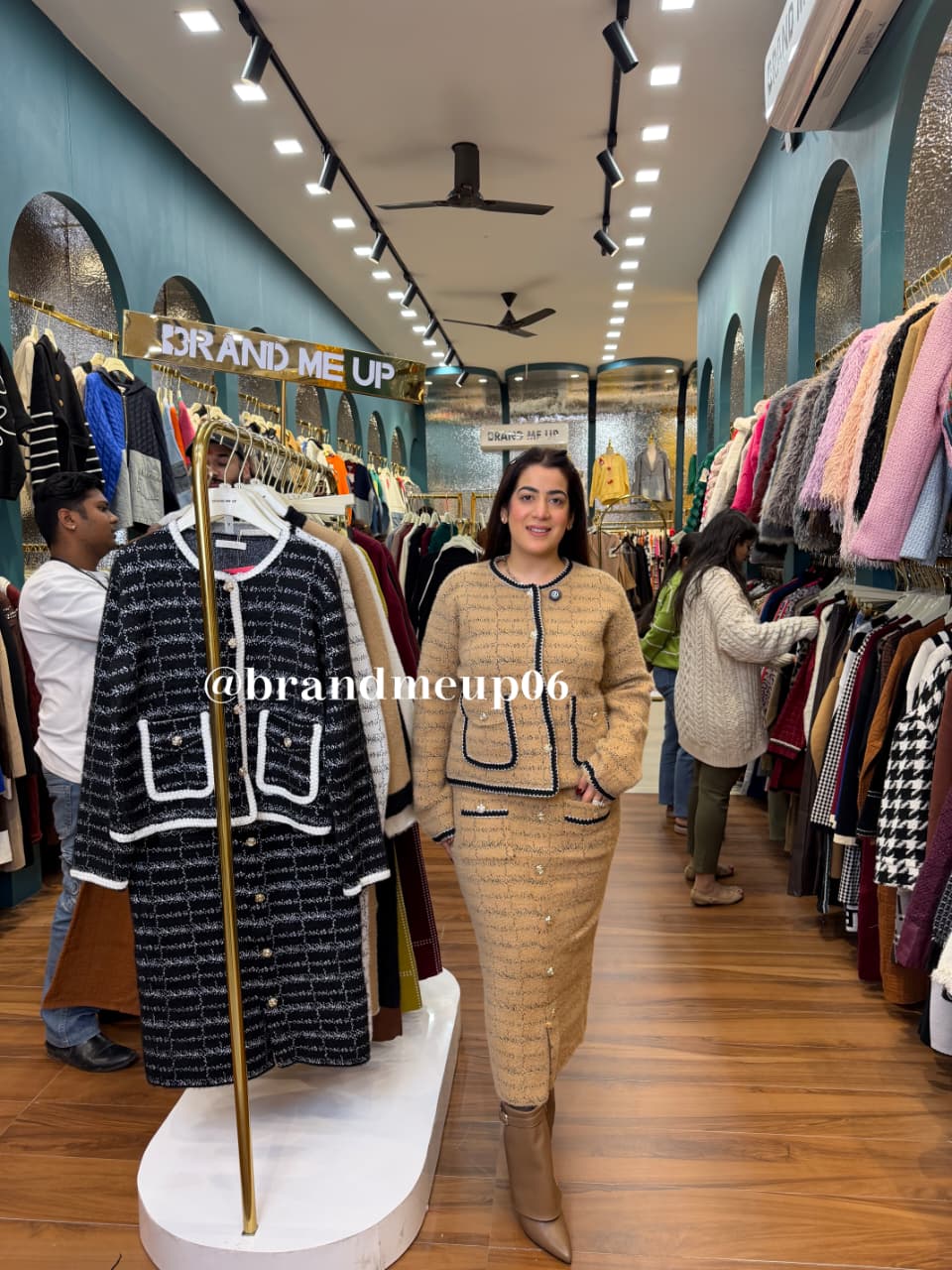 WOOLEN ROSE BUTTON SKIRT SET (IMP-661)