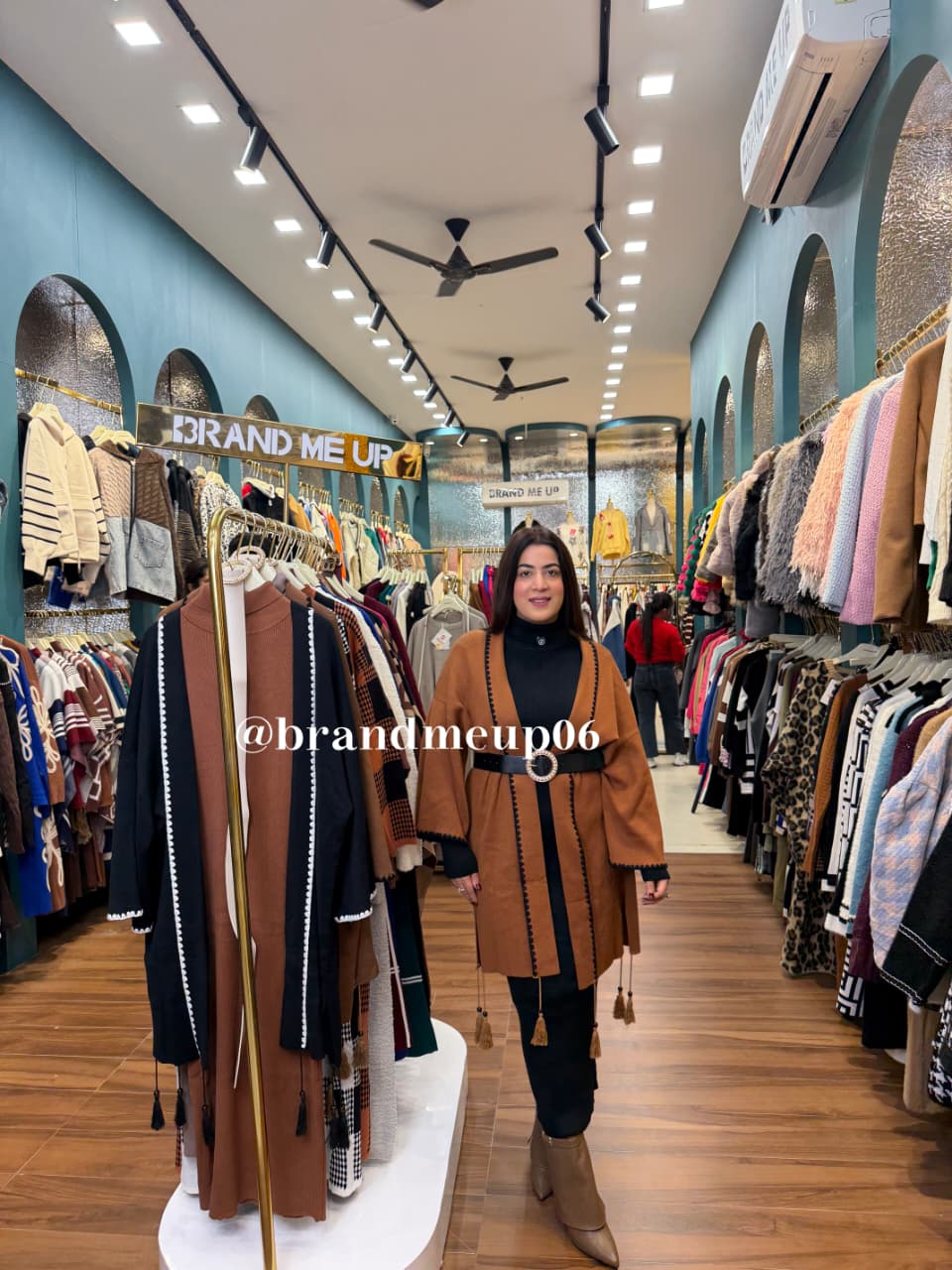 WOOLEN DRESS WITH CONTRAST SHRUG AND BELT (IMP-675)