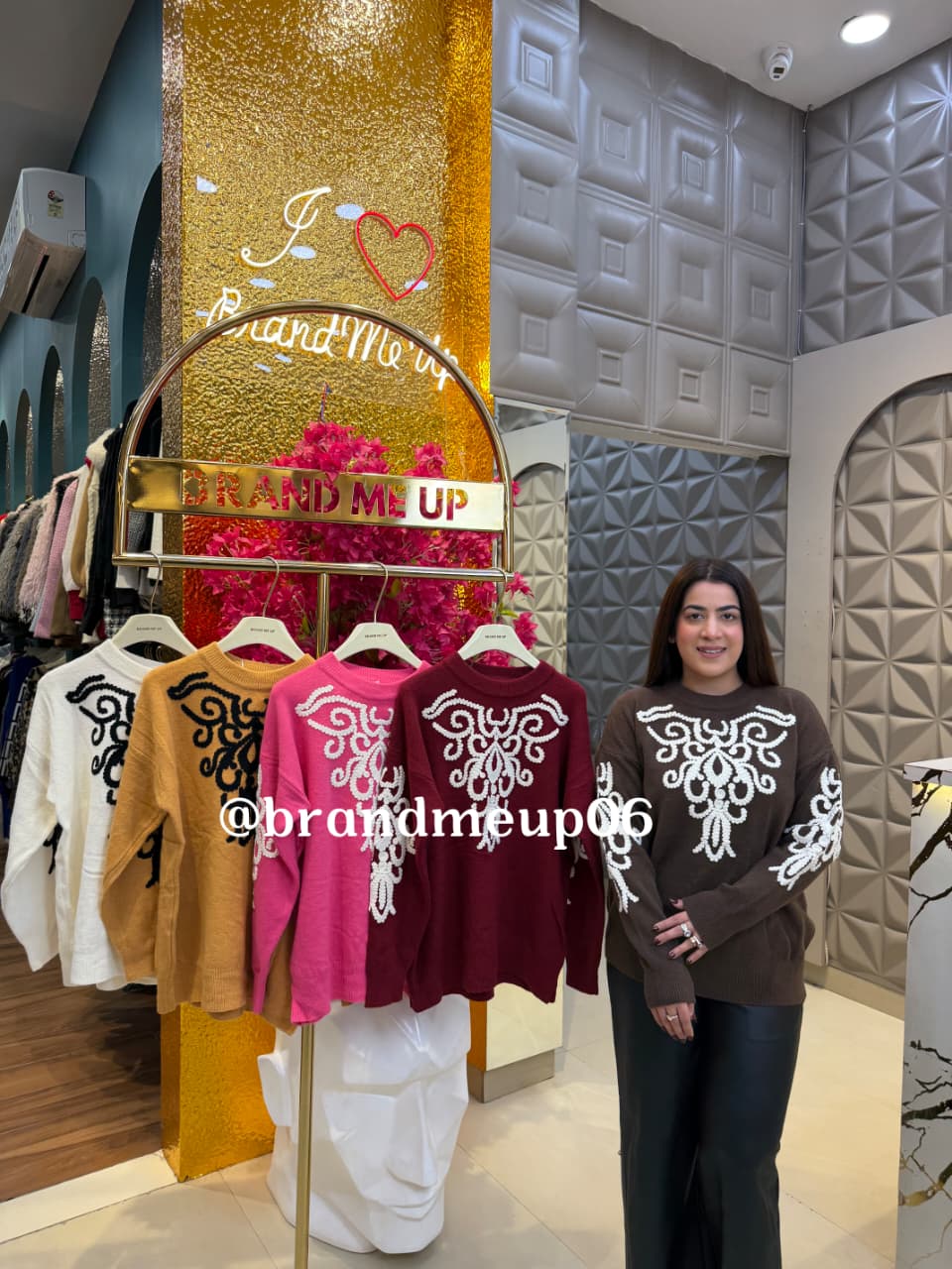 WOOLEN DESIGNER EMBROIDRY SWEATER (IMP-701)