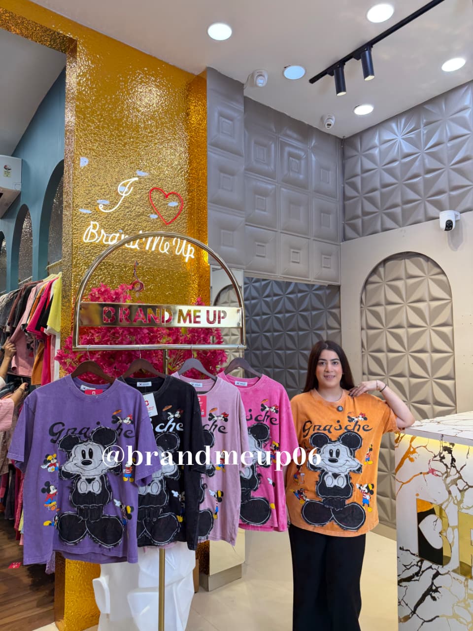 ‘PEEK’ CUTE TSHIRT (TEE-250) (CODE-T5009)