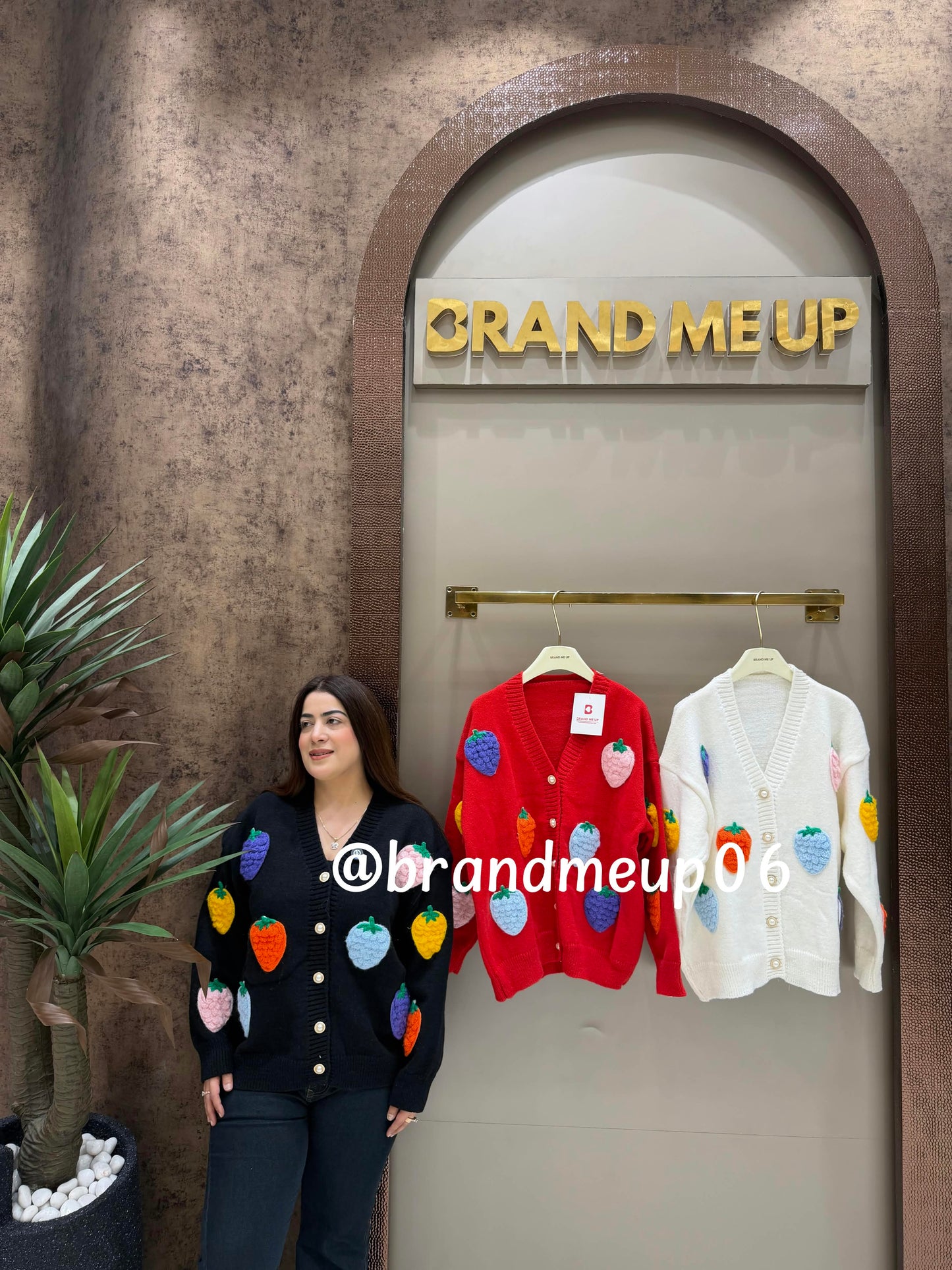 STRAWBERRY CARDIGAN (IMP-694) 5 BUTTONS