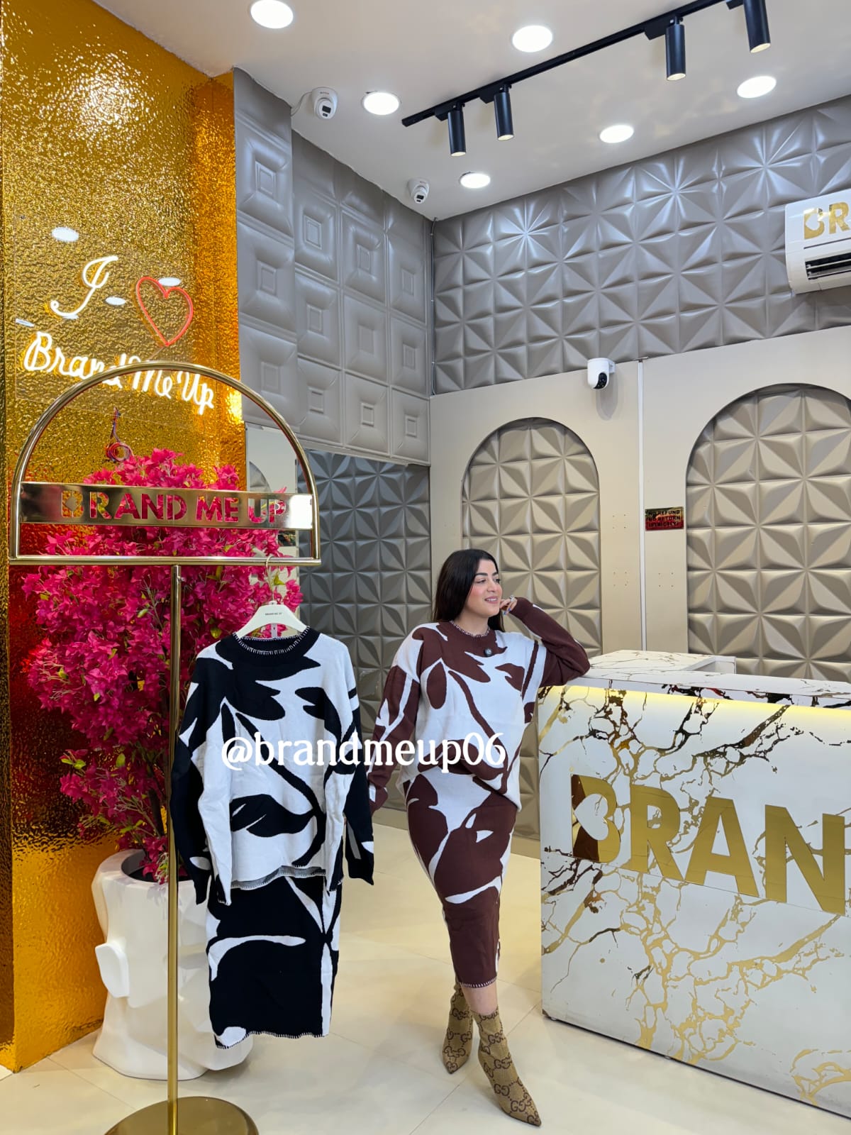 Woolen Top & Skirt Set  (IMP-212)