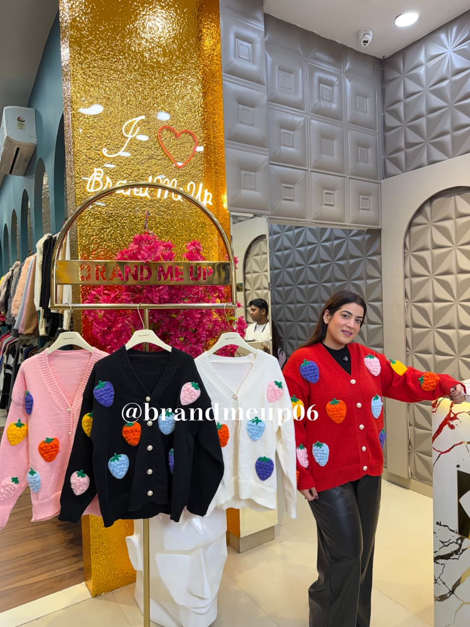 STRAWBERRY CARDIGAN (IMP-694) 5 BUTTONS