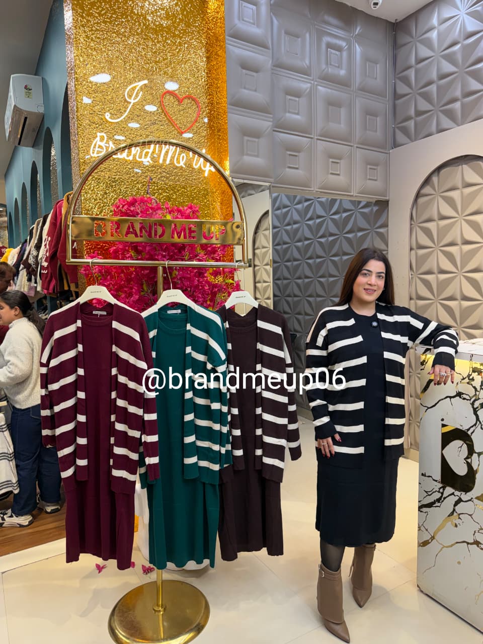 WOOLEN DRESS WHITE STRIPE SHRUG (IMP-520)