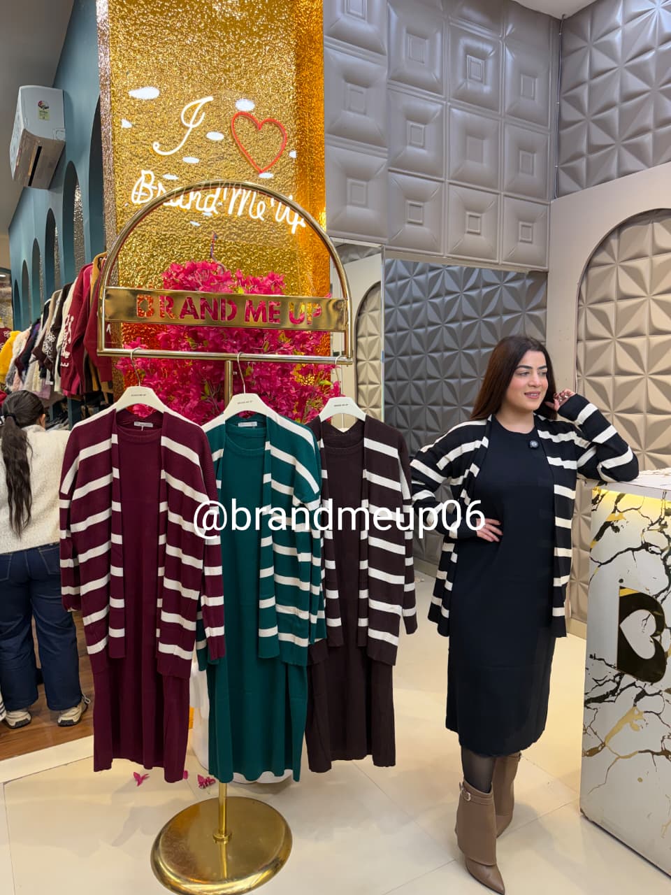 WOOLEN DRESS WHITE STRIPE SHRUG (IMP-520)