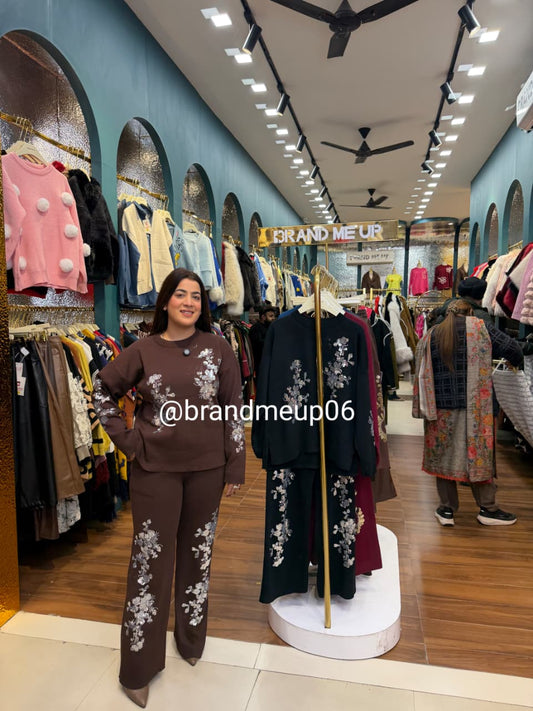 WOOLEN LONG FLOWER SEQUENCE CORD WITH POCKETS (IMP-613)