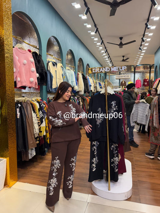 WOOLEN LONG FLOWER SEQUENCE CORD WITH POCKETS (IMP-613)