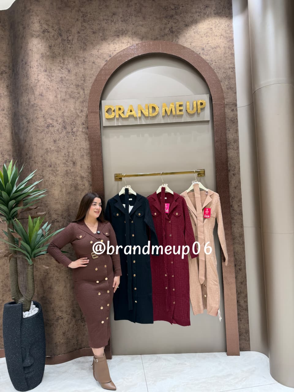 WOOLEN DRESS WITH BELT AND GOLDEN BUTTON (IMP-561)