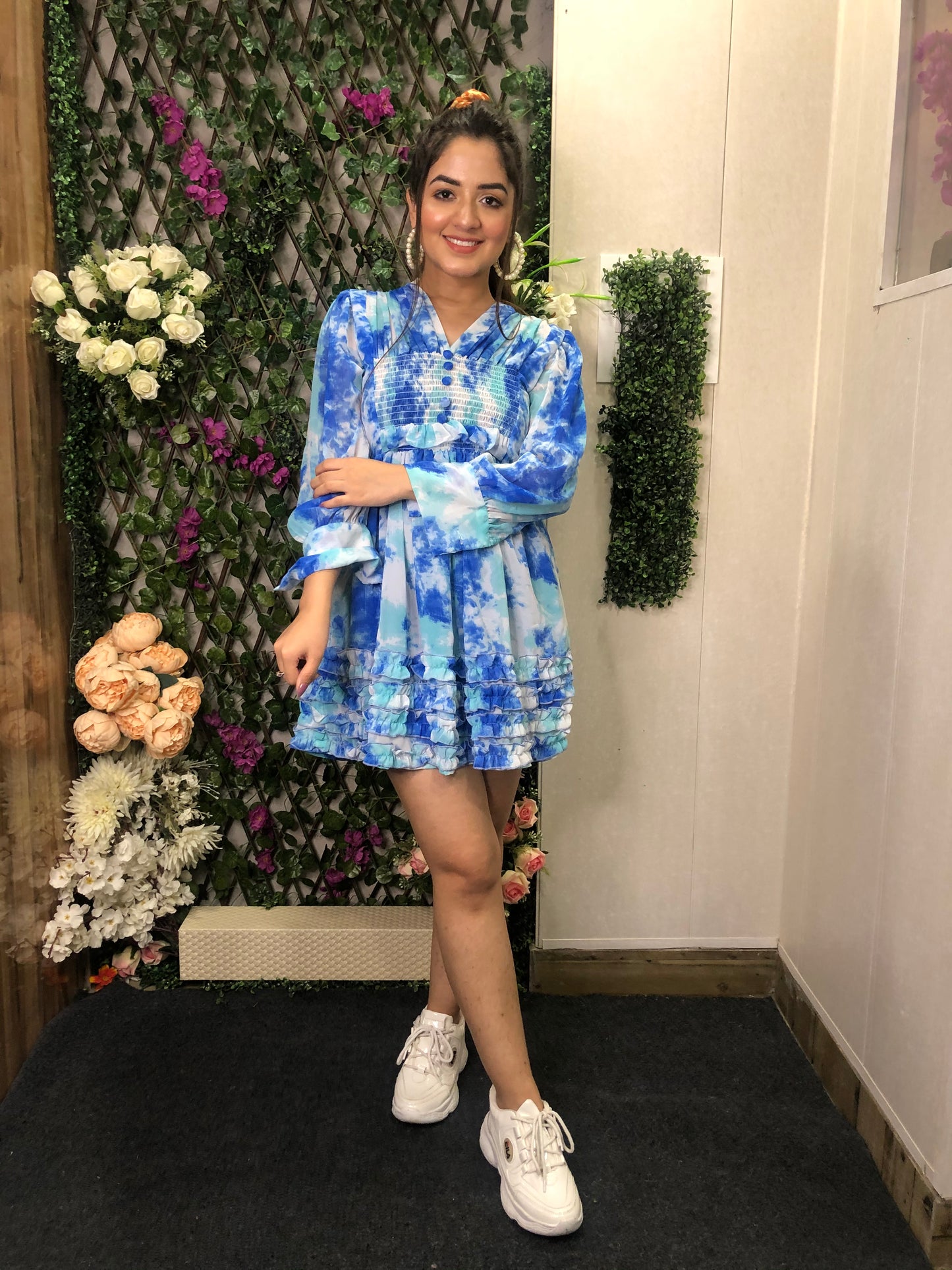 a girl wearing blue cute midi dress