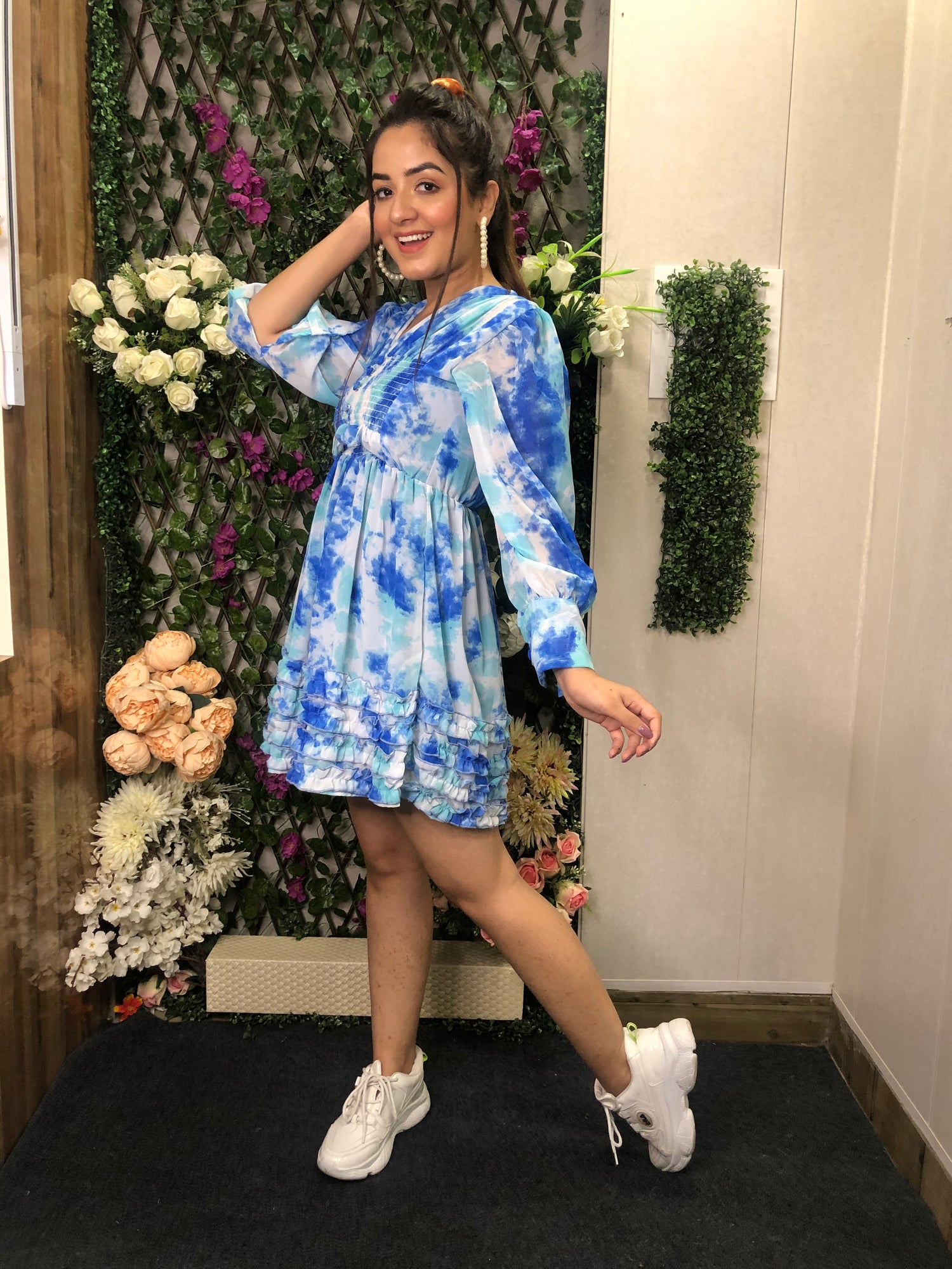 a girl wearing blue cute midi dress